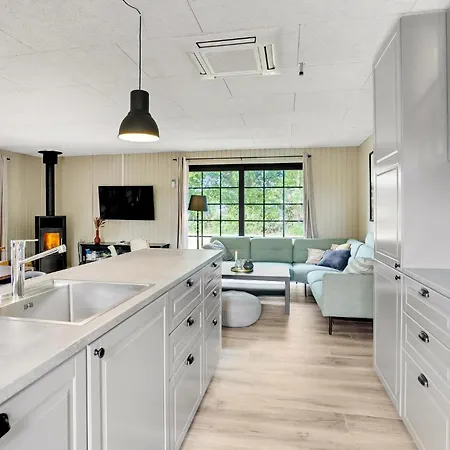 Dom wakacyjny In Hvide Sande With Sauna Bjerregård